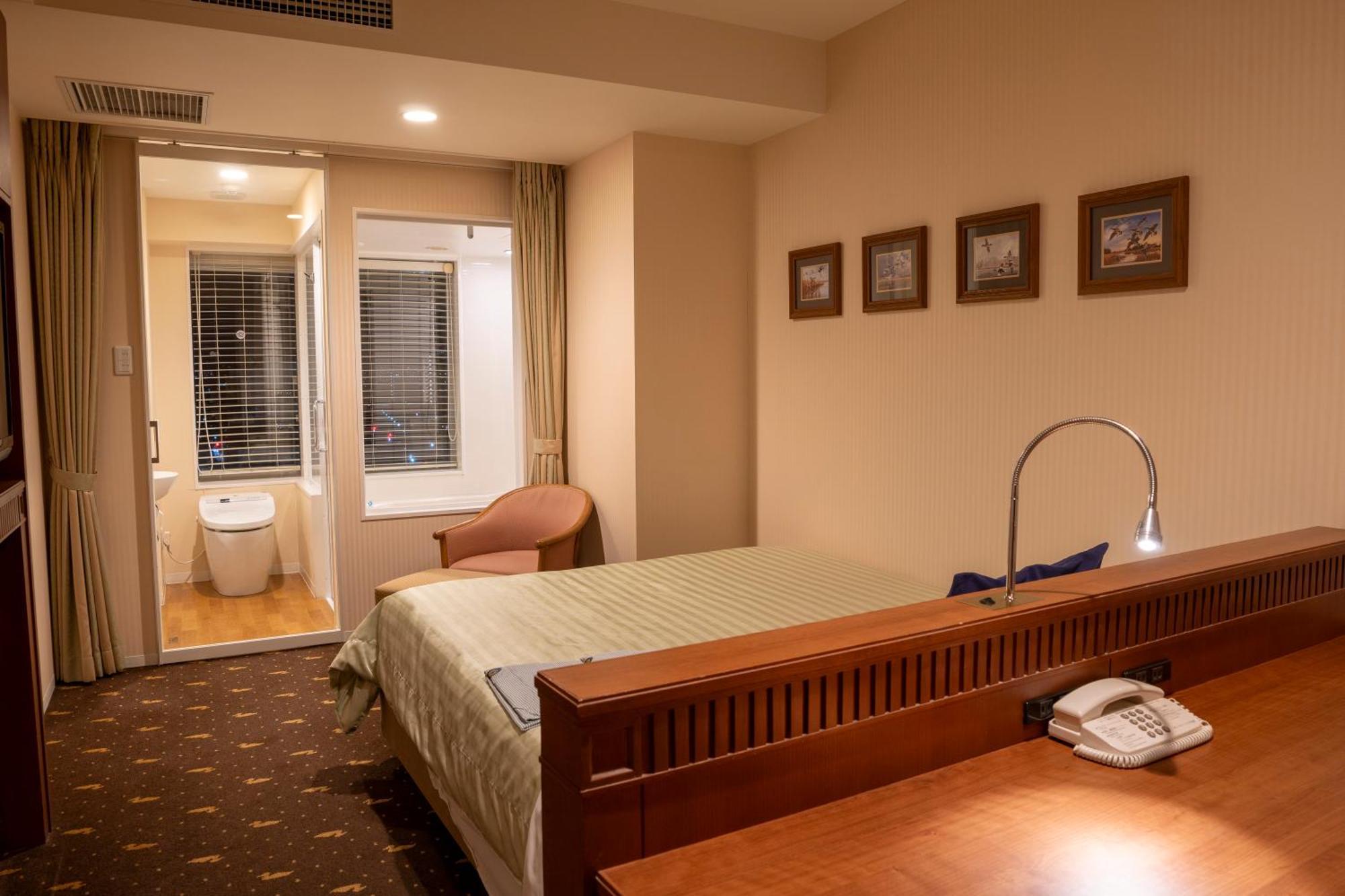 Boston Plaza Kusatsu 3*